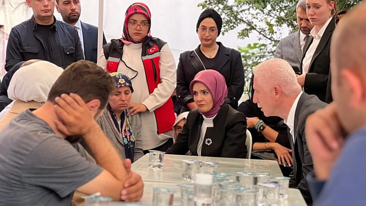Bakan Göktaş’tan İstanbul’da öldürülen iki genç kızın ailelerine taziye ziyareti