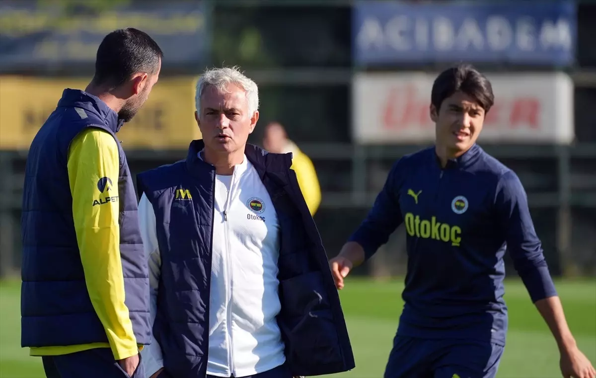 Fenerbahçe, Manchester United’ı Ağırlıyor