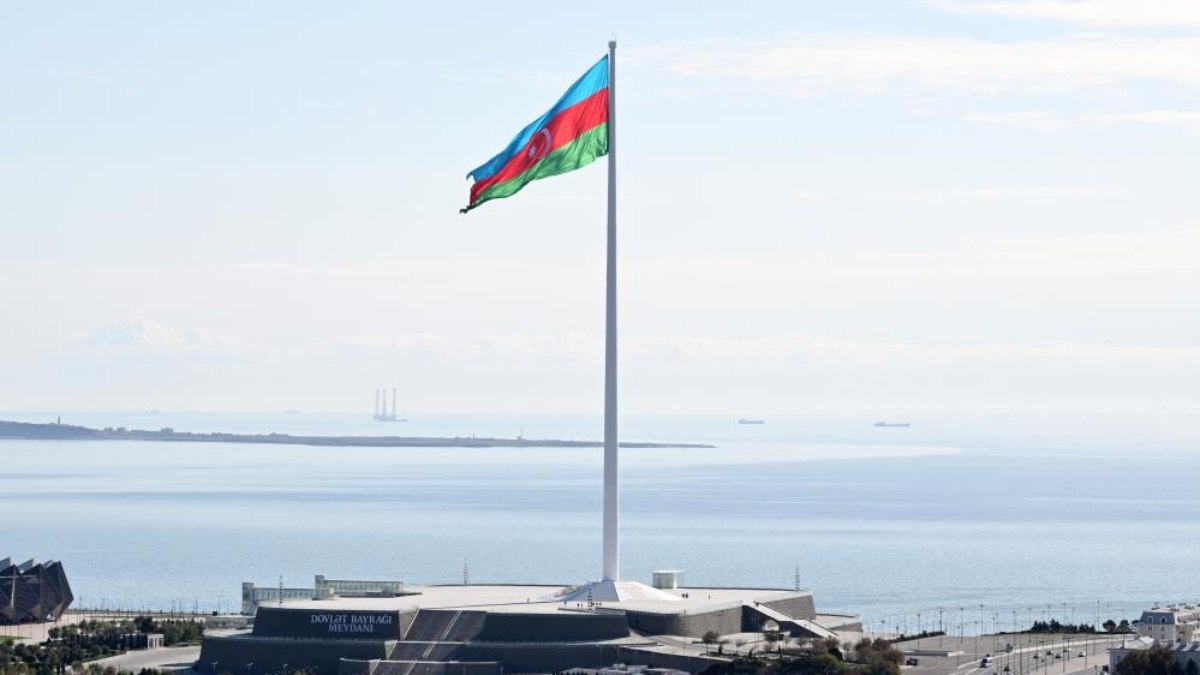 Azerbaycan’da dalgalanan bayrak Guinness Rekorlar kitabına girdi