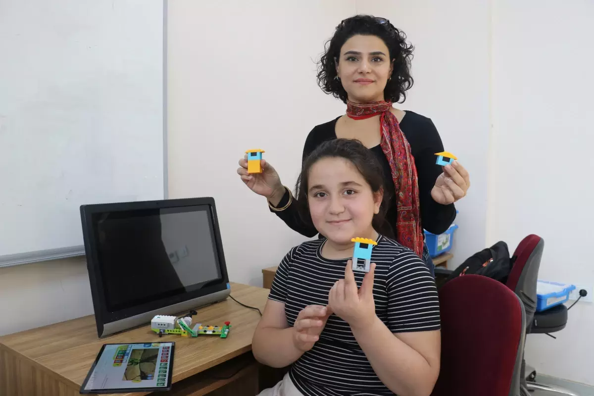 Diyarbakır’daki Öğrenciler Depreme Dayanıklı Yapılar Tasarladı