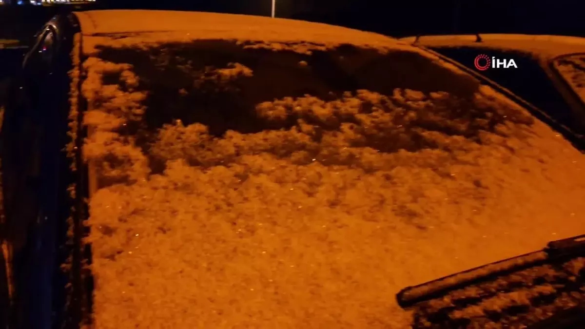Elazığ’da Araç Camları Buz Tutdu