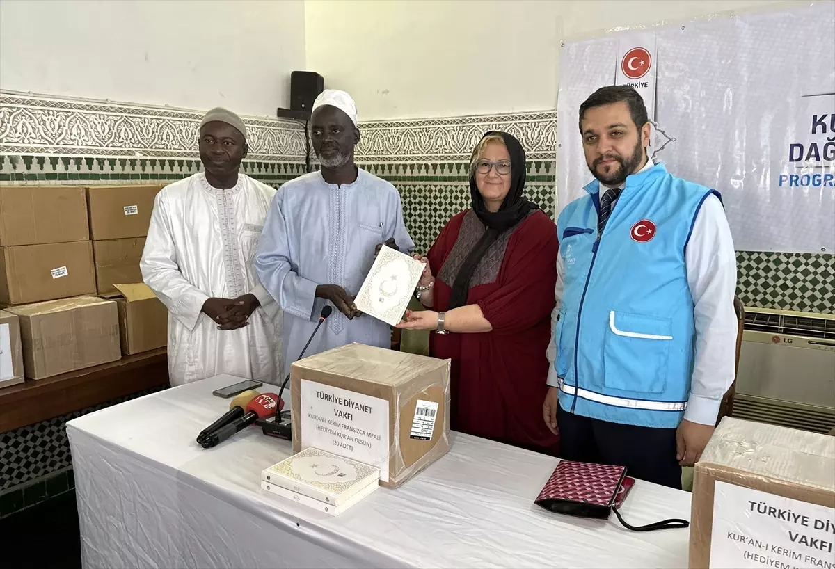 TDV’den Senegal’e Kur’an Yardımı