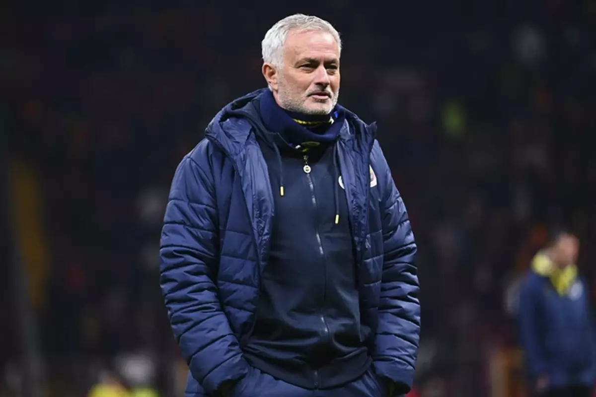 Takımın başında görmek istiyorlar: Chelsea’de taraftarlar, maç öncesi Mourinho’nun ismini haykırdı