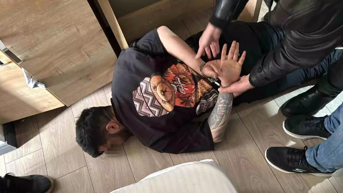İzmir’de Taksi Saldırganı ve Eşi Yakalandı