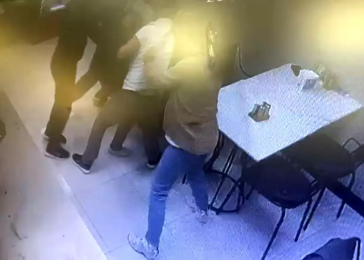 Avcılar’da Bıçaklı Kavga: 19 Yaşındaki Genç Öldürüldü